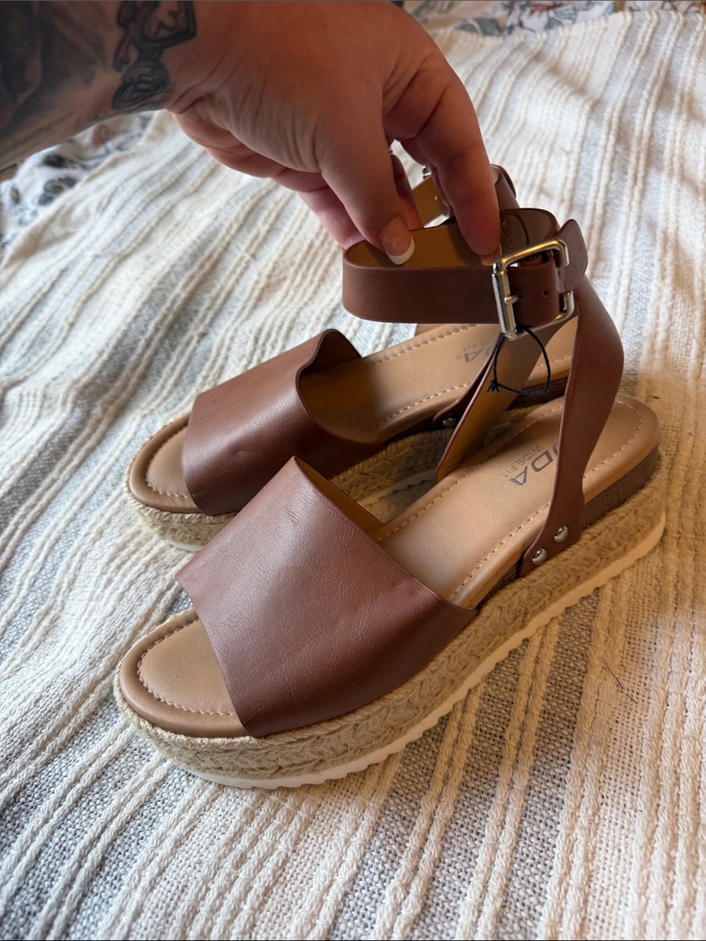 Soda 8WW Brown Faux-Leather Platform Espadrille Sandals with Ankle Buckle